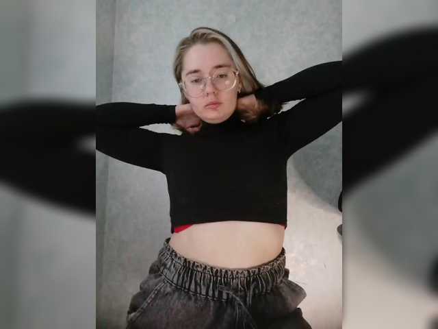 kroshka-meow live cam on BongaCams