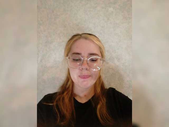 kroshka-meow live cam on BongaCams