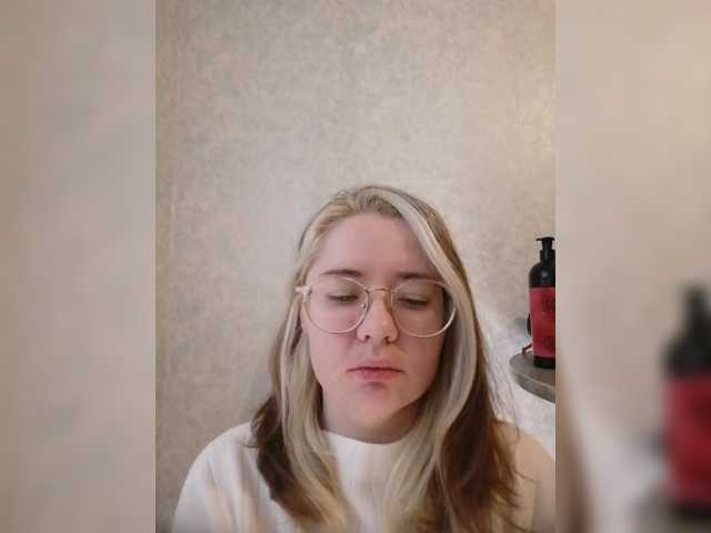kroshka-meow live cam on BongaCams