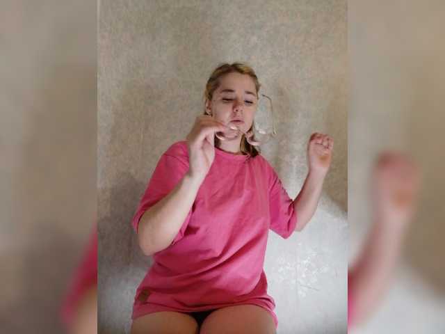 kroshka-meow live webcam show