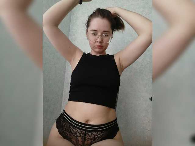 kroshka-meow live cam on BongaCams