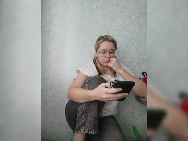 kroshka-meow live cam on BongaCams