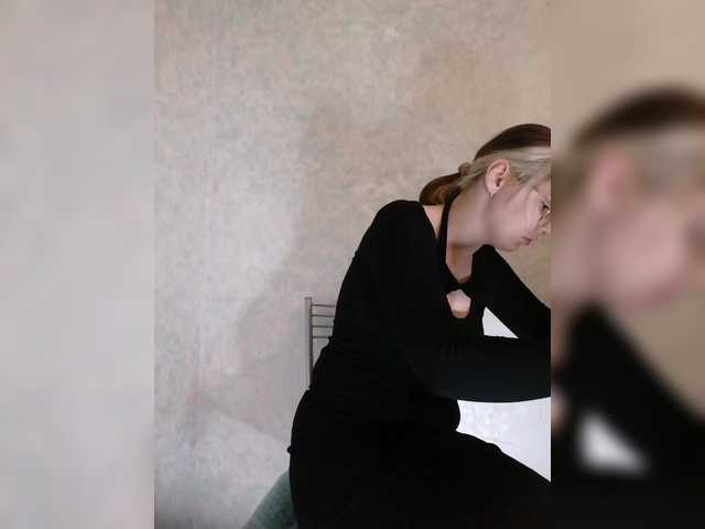 kroshka-meow live cam on BongaCams