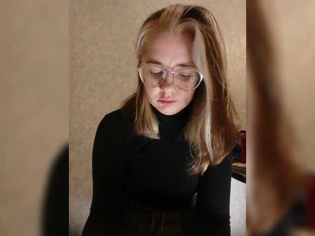 kroshka-meow, en directo ahora en BongaCams