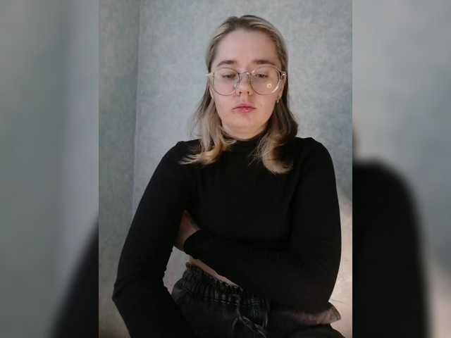 kroshka-meow live cam on BongaCams
