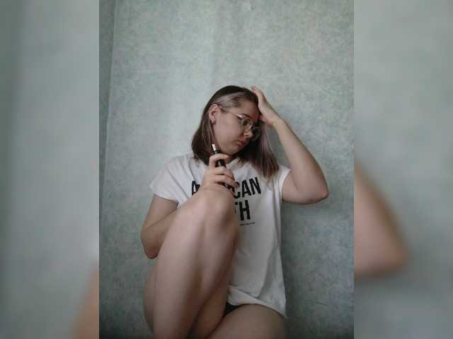 kroshka-meow live cam on BongaCams