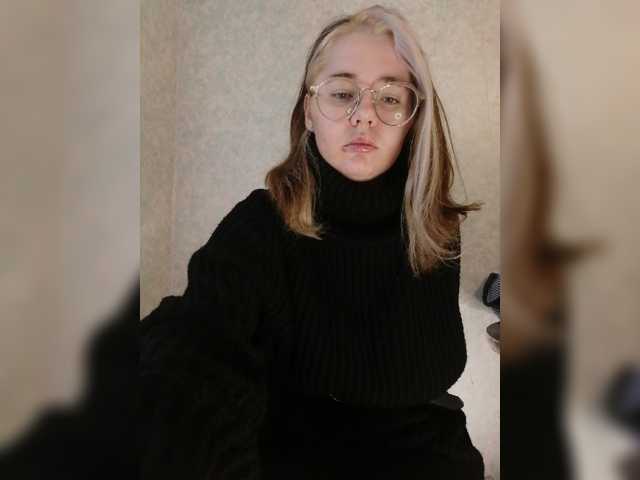 kroshka-meow live cam on BongaCams
