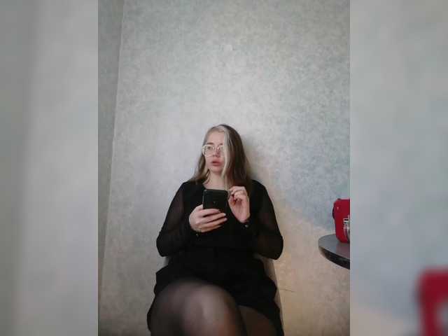 kroshka-meow live cam on BongaCams