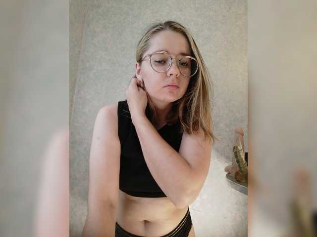 kroshka-meow live webcam show
