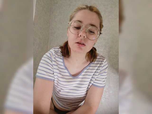 kroshka-meow live cam on BongaCams