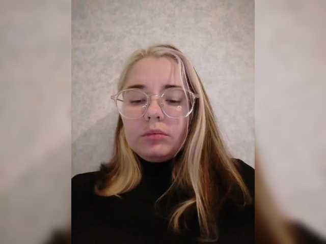 kroshka-meow live cam on BongaCams