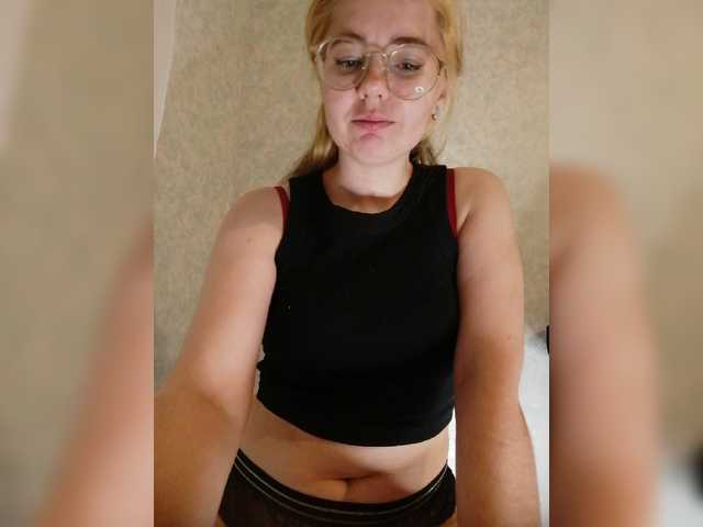 kroshka-meow live cam on BongaCams