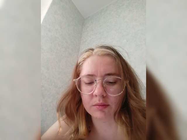 kroshka-meow live cam on BongaCams