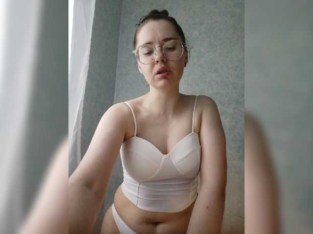 kroshka-meow live cam on BongaCams