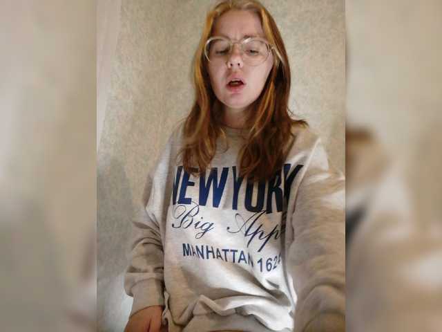 kroshka-meow live cam on BongaCams