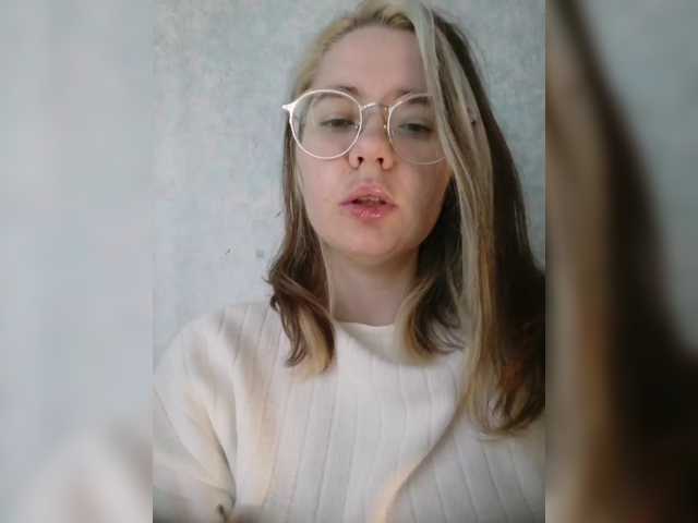 kroshka-meow live cam on BongaCams