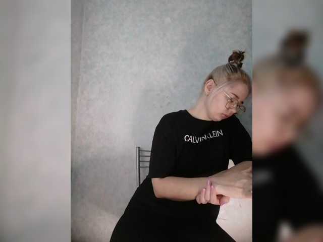 kroshka-meow live cam on BongaCams