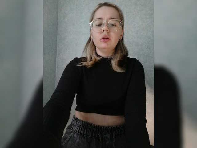 kroshka-meow live cam on BongaCams