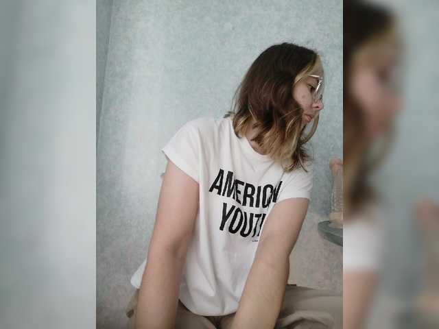 kroshka-meow live cam on BongaCams