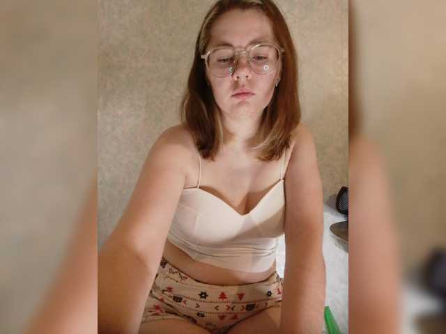 kroshka-meow live cam on BongaCams