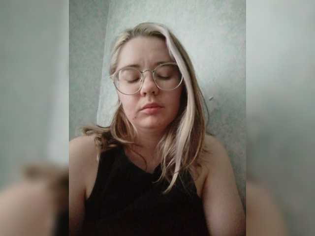 kroshka-meow live cam on BongaCams