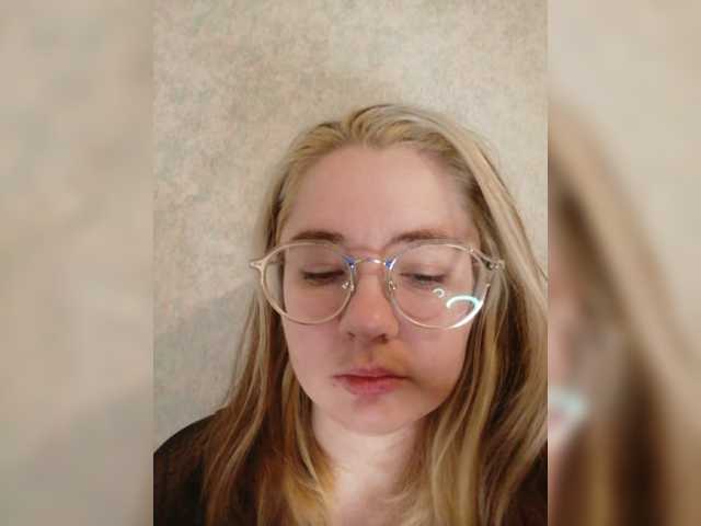 kroshka-meow live cam on BongaCams