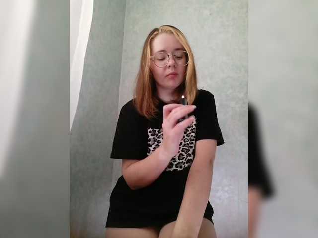 kroshka-meow live cam on BongaCams