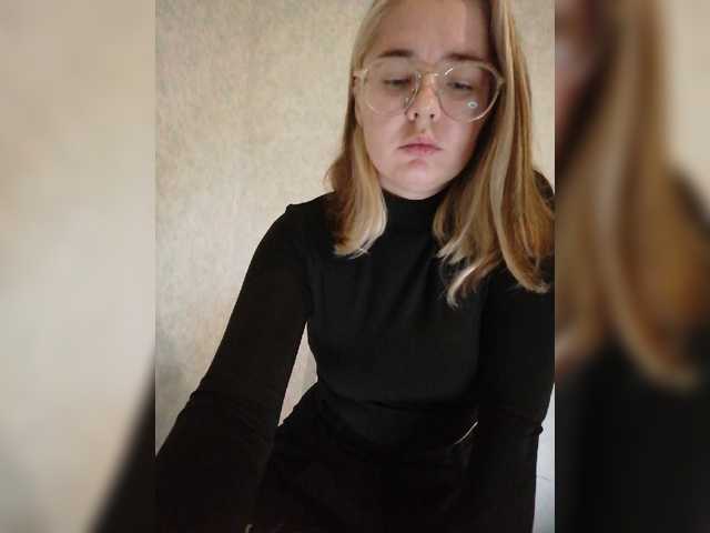 kroshka-meow live cam on BongaCams