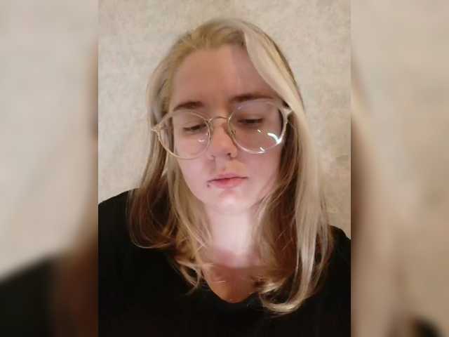 kroshka-meow live cam on BongaCams