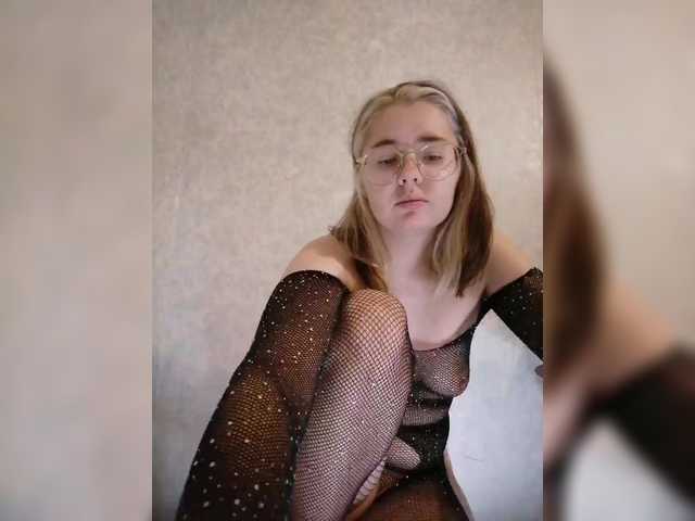 kroshka-meow live cam on BongaCams