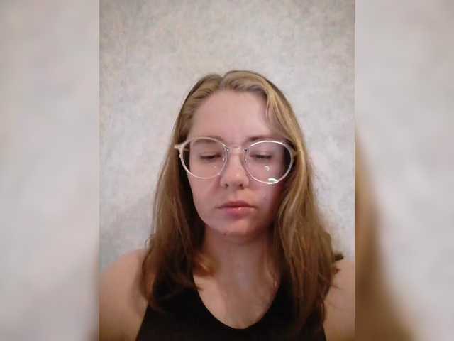 kroshka-meow live cam on BongaCams