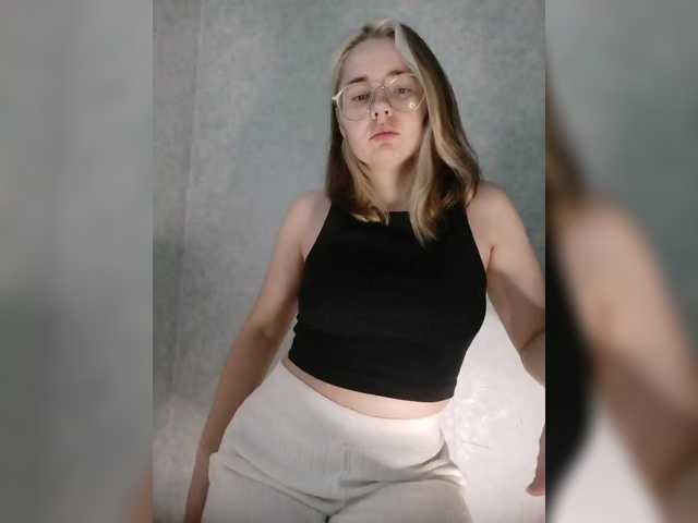kroshka-meow live cam on BongaCams