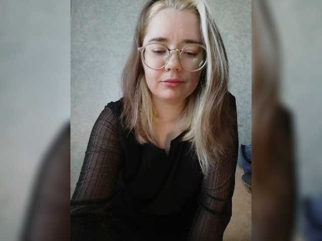 kroshka-meow live cam on BongaCams