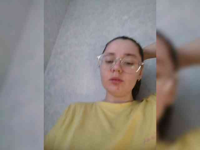 kroshka-meow Live Webcam on BongaCams