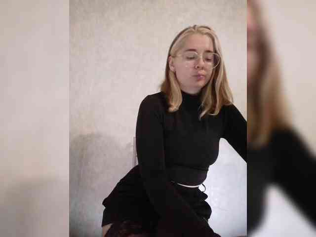 kroshka-meow Live Webcam on BongaCams