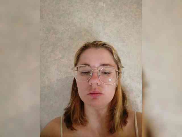 kroshka-meow Live Webcam on BongaCams