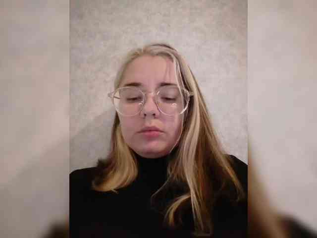 kroshka-meow Live Webcam on BongaCams