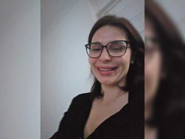 le modèle Sophie_Sonne est en webcam porno dans un show sur le site bongacams, il possède les tags suivants: White/Caucasian,Brunette,Shaved