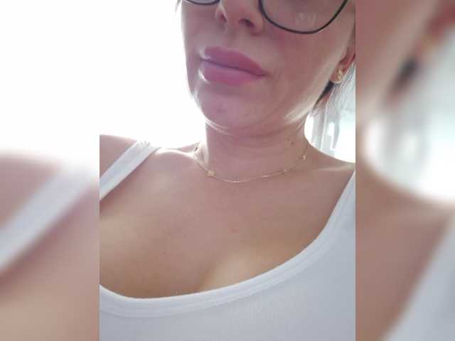 SophieMary live cam on BongaCams