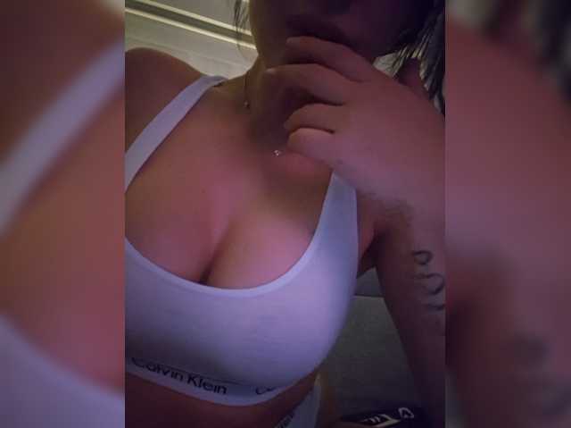 SophieMary webcam model