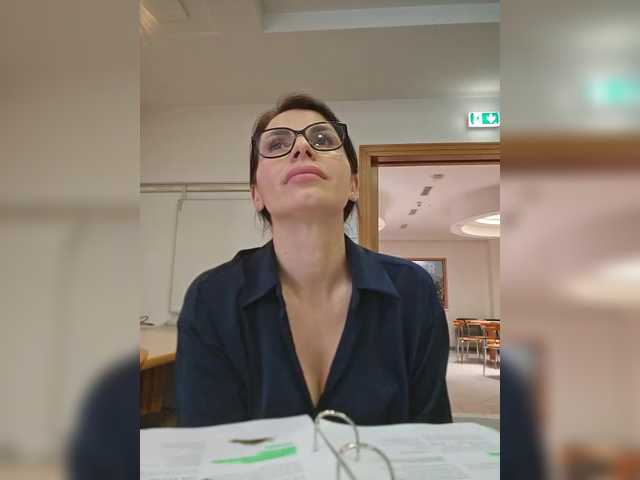 SophieMary's BongaCams show and profile