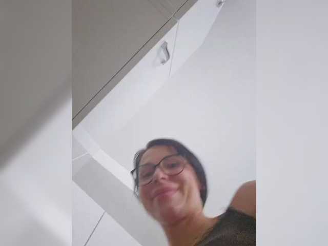 le modèle Sophie_Sonne est en webcam porno dans un show sur le site bongacams, il possède les tags suivants: White/Caucasian,Brunette,Shaved