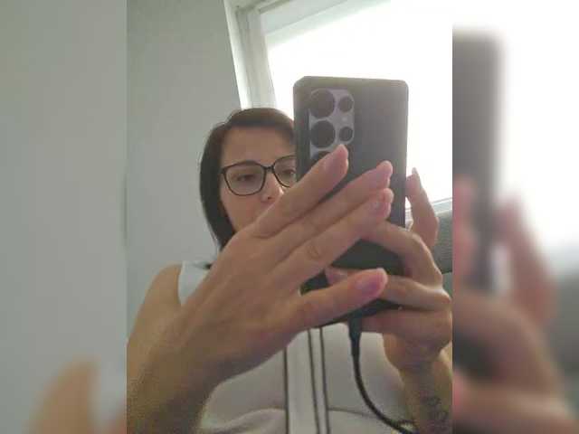 SophieMary's BongaCams show and profile