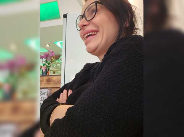 Sophie_Sonne live cam on BongaCams