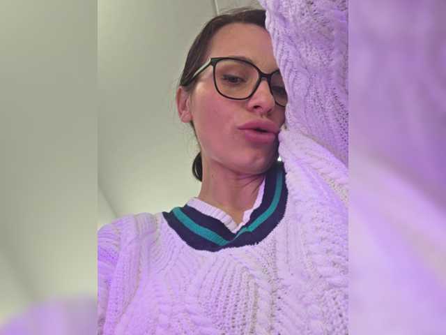 SophieMary's BongaCams show and profile