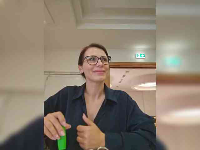 SophieMary Live Webcam on BongaCams