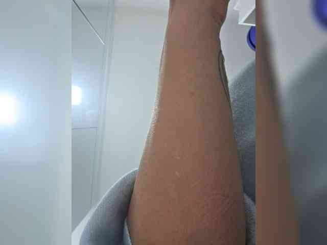 이 모델은 현재 라이브 중입니다. SophieMary