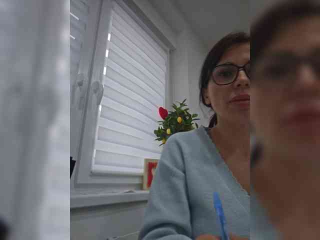 Este modelo está en vivo ahora. SophieMary