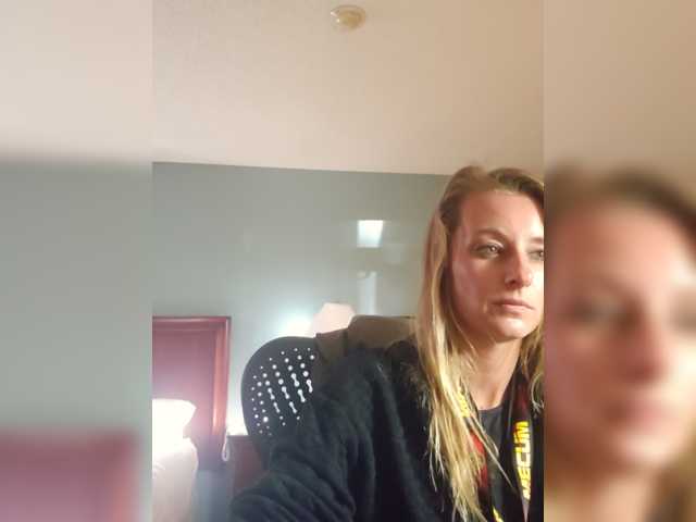 YourSecretGirlFriend963 live cam preview