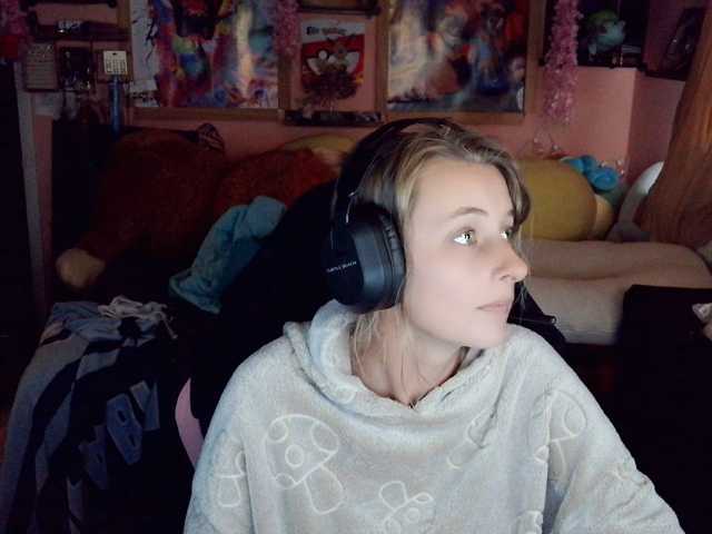 YourSecretGirlFriend963 live cam preview